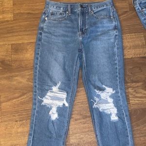 American Eagle mom jeans size 2 regular
